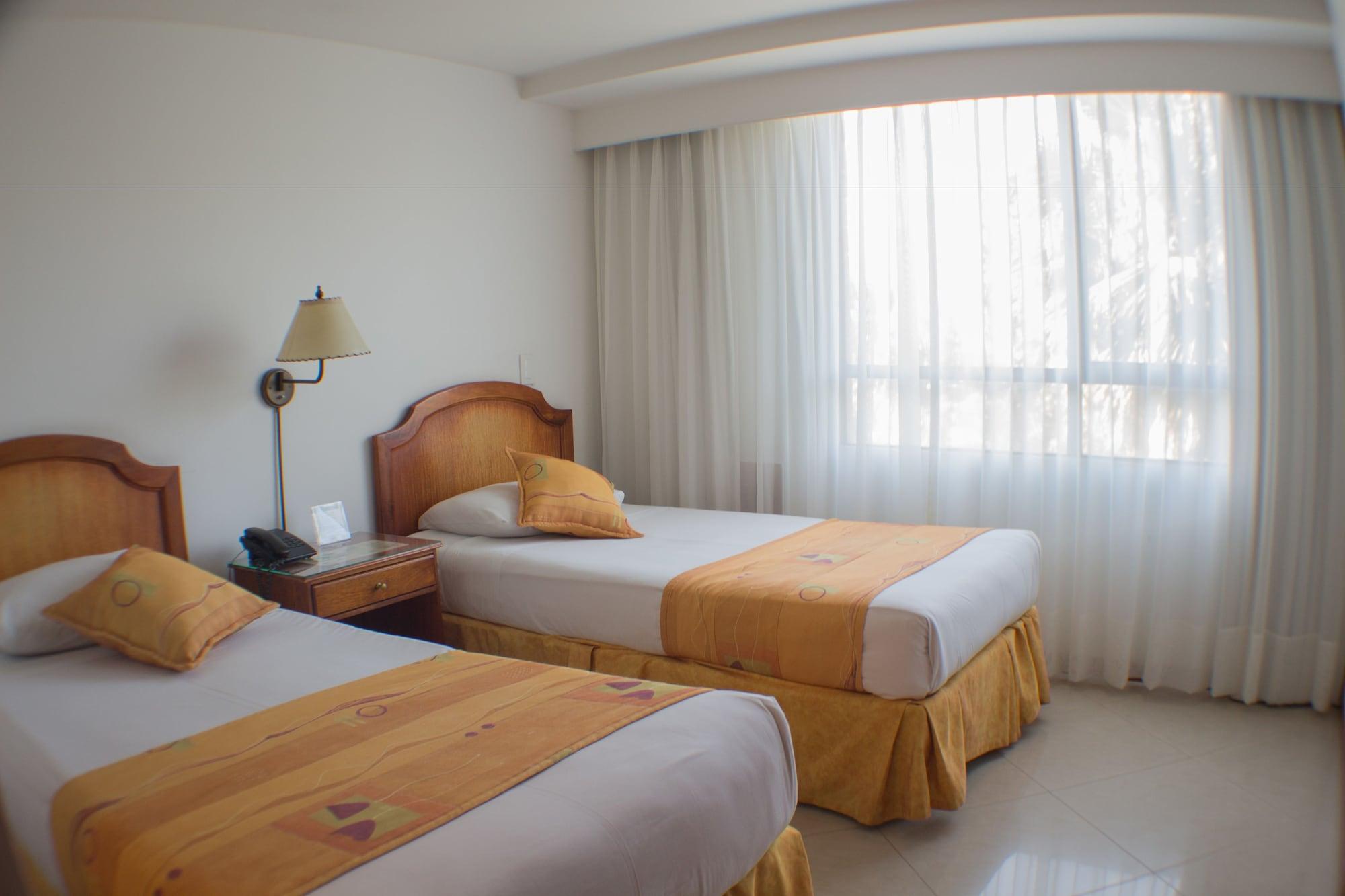 Portal Del Rodeo Apartahotel Меделин Екстериор снимка