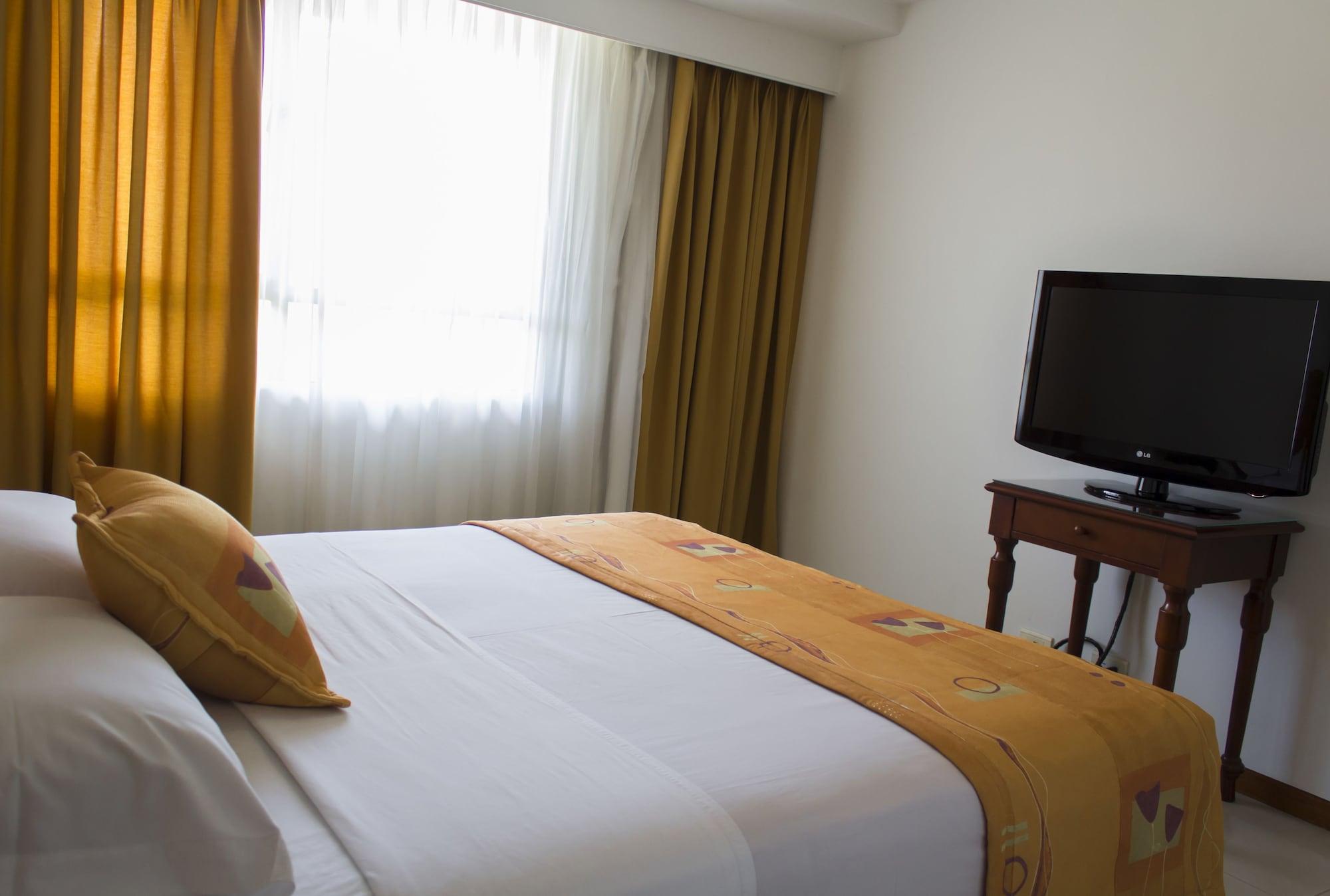 Portal Del Rodeo Apartahotel Меделин Екстериор снимка
