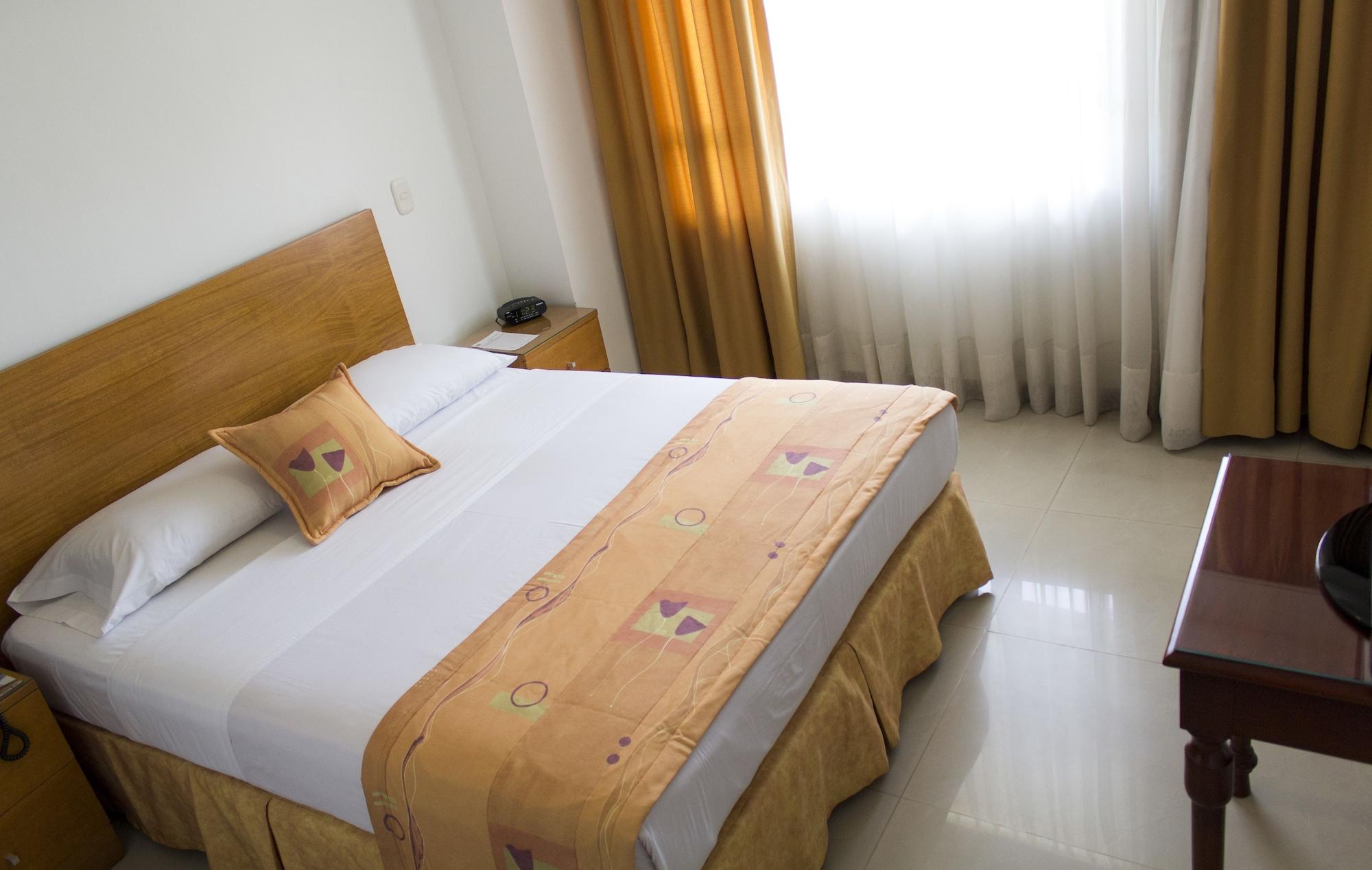 Portal Del Rodeo Apartahotel Меделин Екстериор снимка