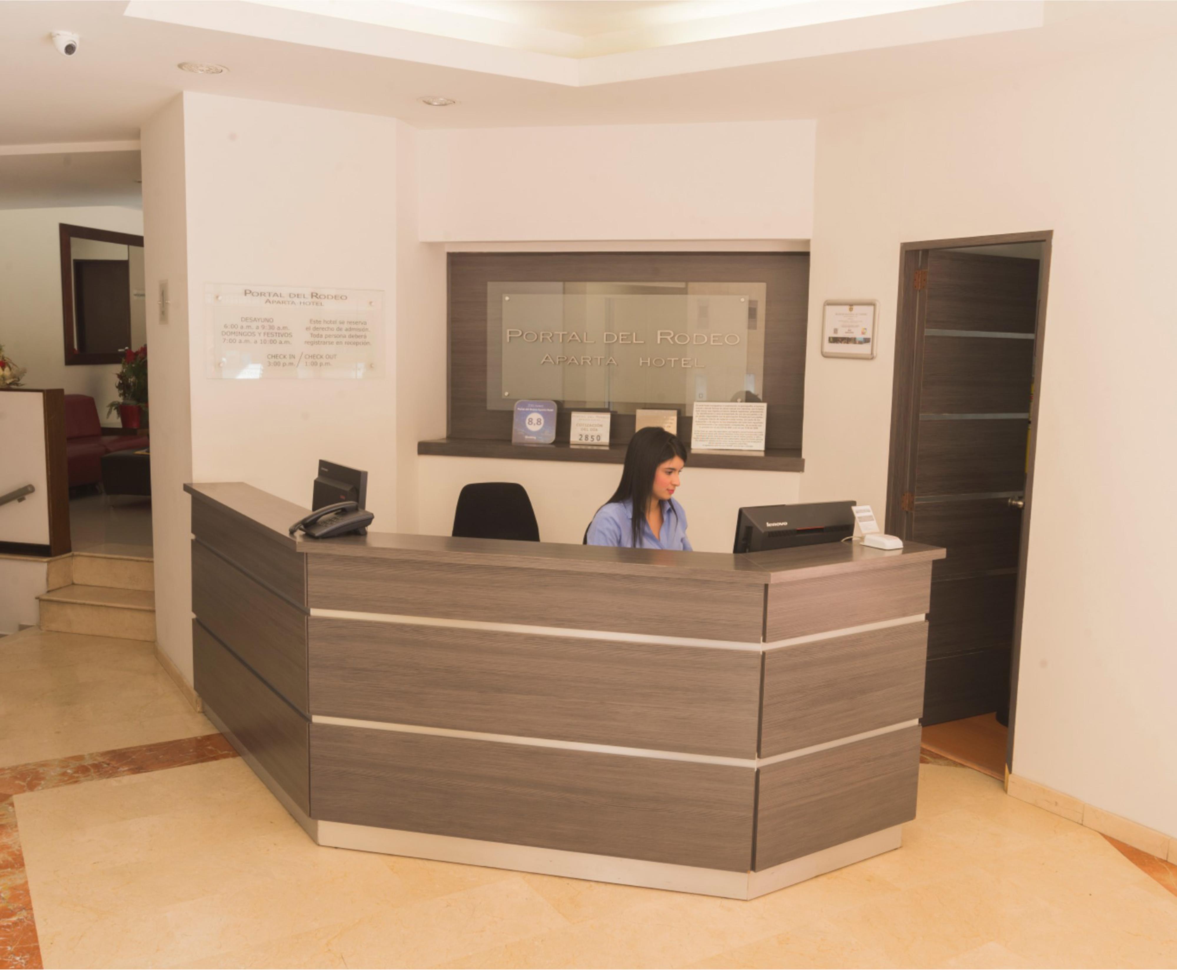 Portal Del Rodeo Apartahotel Меделин Екстериор снимка