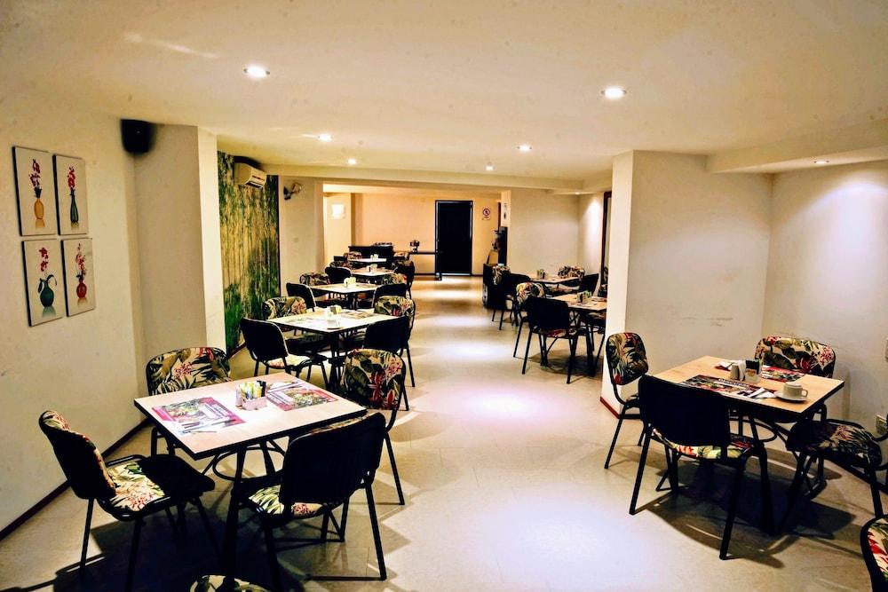 Portal Del Rodeo Apartahotel Меделин Екстериор снимка