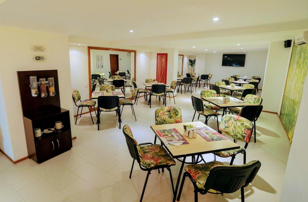 Portal Del Rodeo Apartahotel Меделин Екстериор снимка