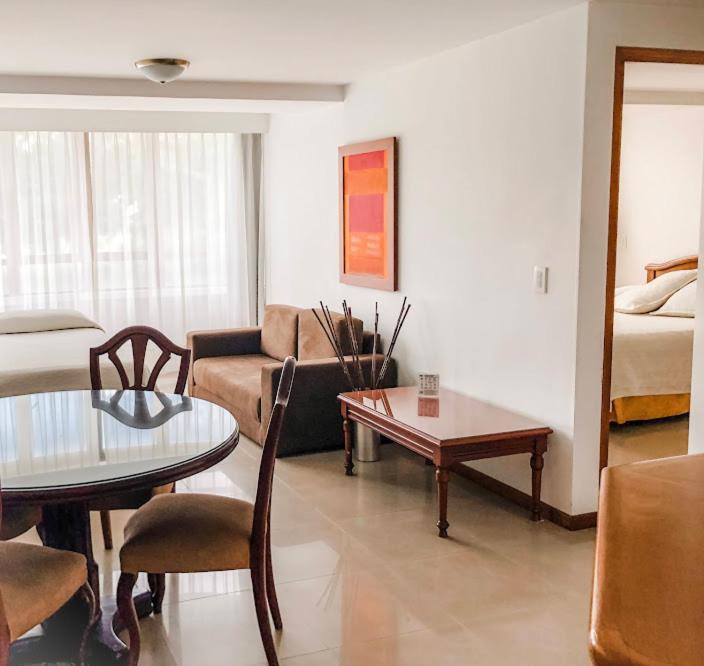 Portal Del Rodeo Apartahotel Меделин Екстериор снимка