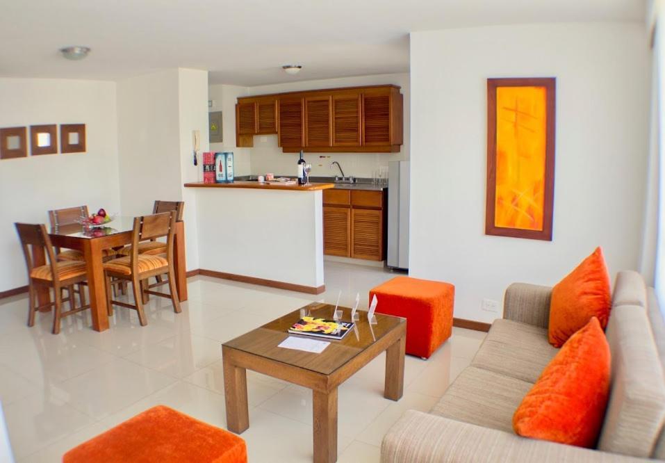 Portal Del Rodeo Apartahotel Меделин Екстериор снимка