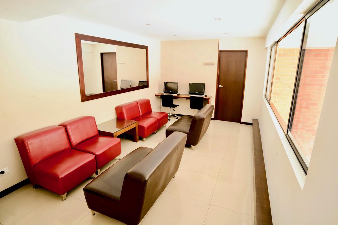 Portal Del Rodeo Apartahotel Меделин Екстериор снимка